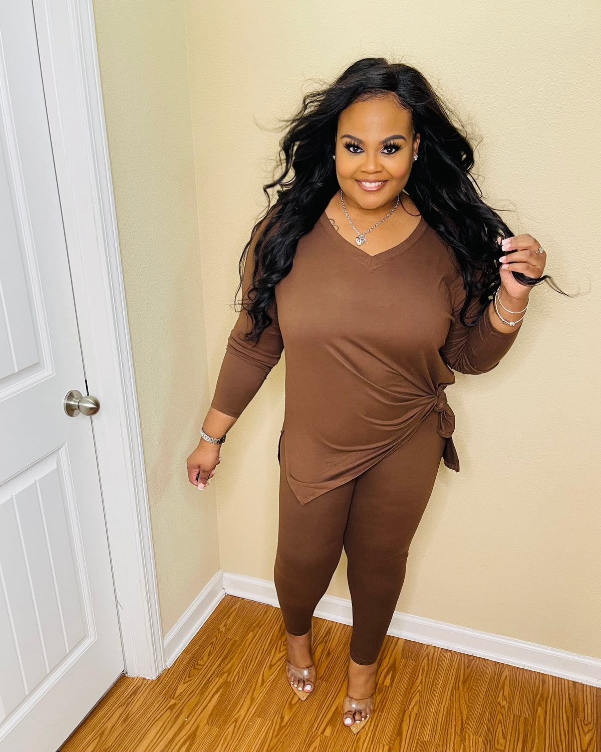 Brown V-Neck Plus Slit Set